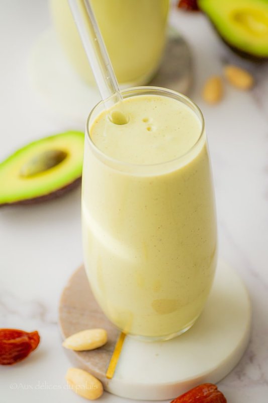 Jus d’avocat aux amandes
